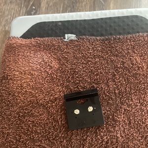 Earring round 925 sterling silver.